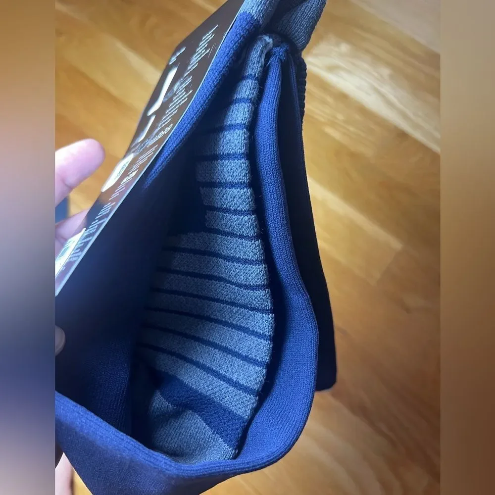 Under Armour Navy Athletic Soccer Socks Cushioned Over the Calf M8.5-13, W 10-14